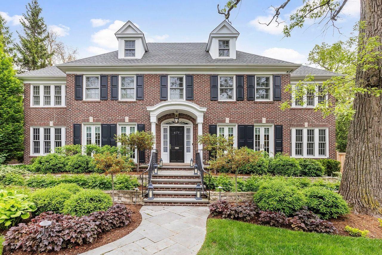 'Home Alone' house hits market: Do movie houses command premium?