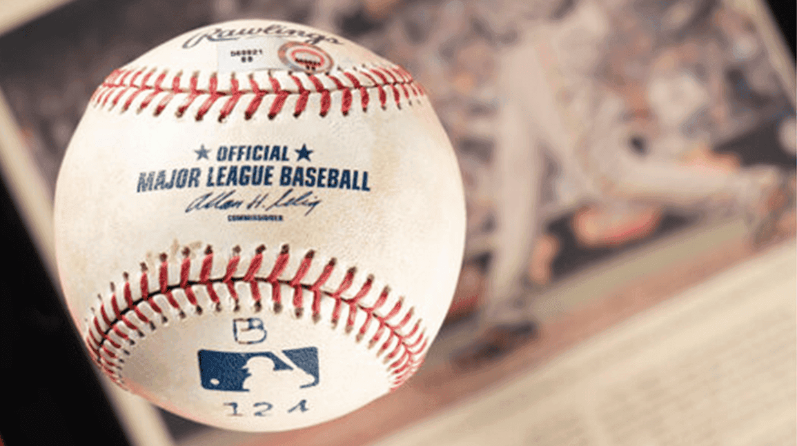 Cover Image for Barry Bonds' record-tying 755th HR ball sells for $102k