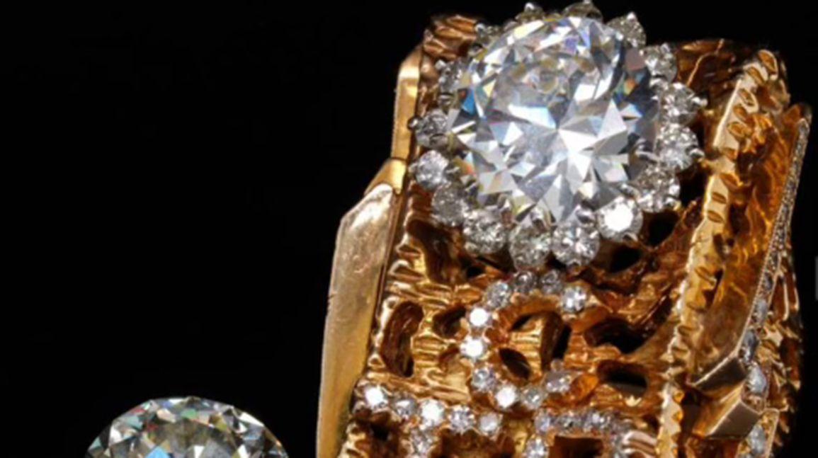 Cover Image for Elvis Presley ring sells for $656k at auction