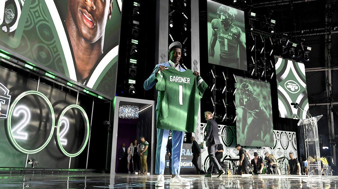 For NFL Draft prospects, market size has big impact on memorabilia, endorsements