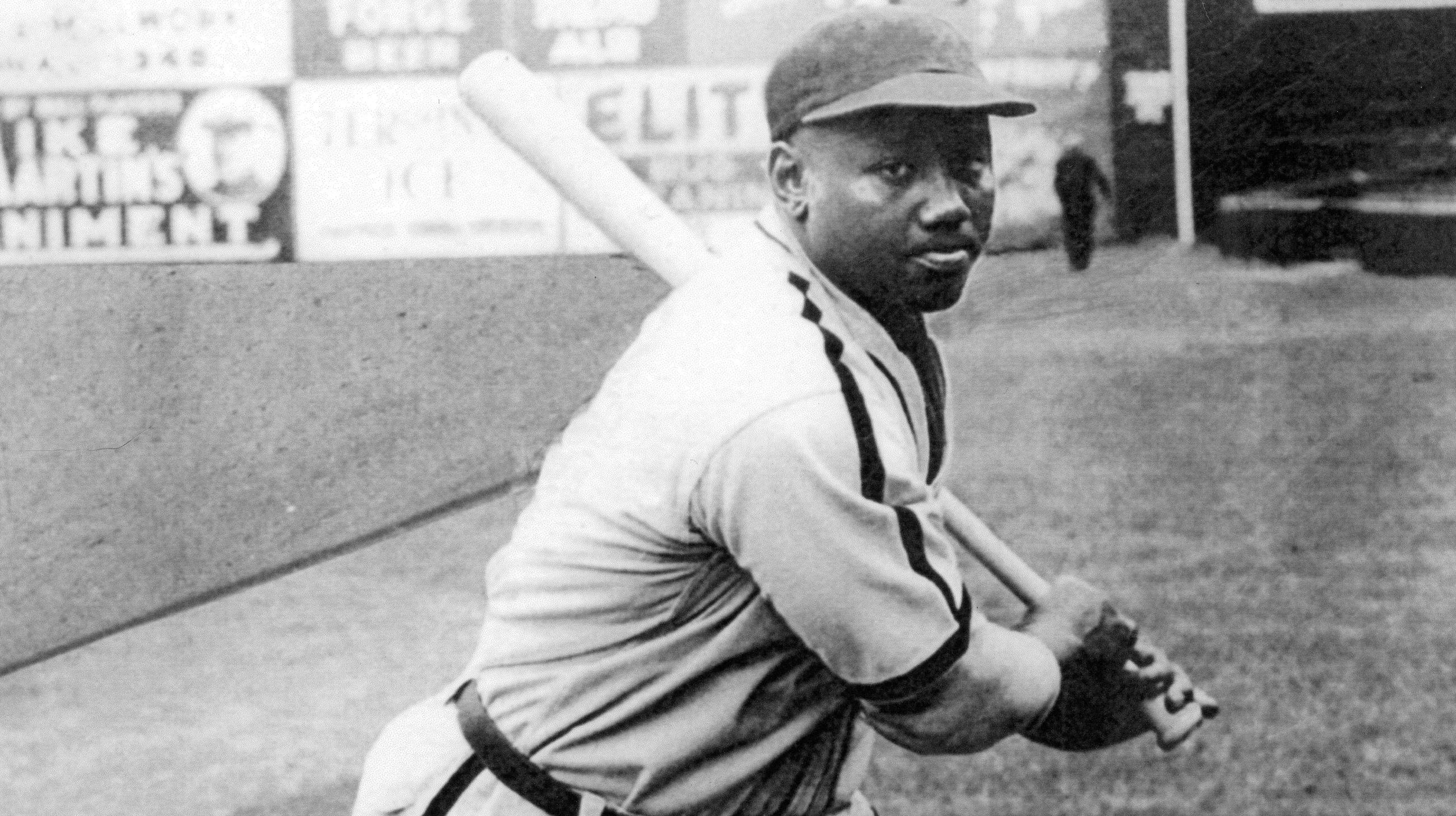 Cover Image for Josh Gibson estate agrees to long-term deal with Topps