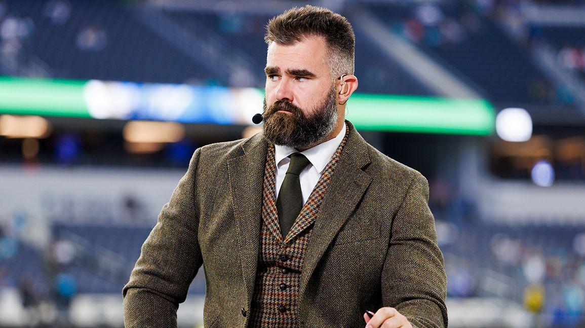 Cover Image for Beckett files lawsuit alleging fraudulent Jason Kelce autographs