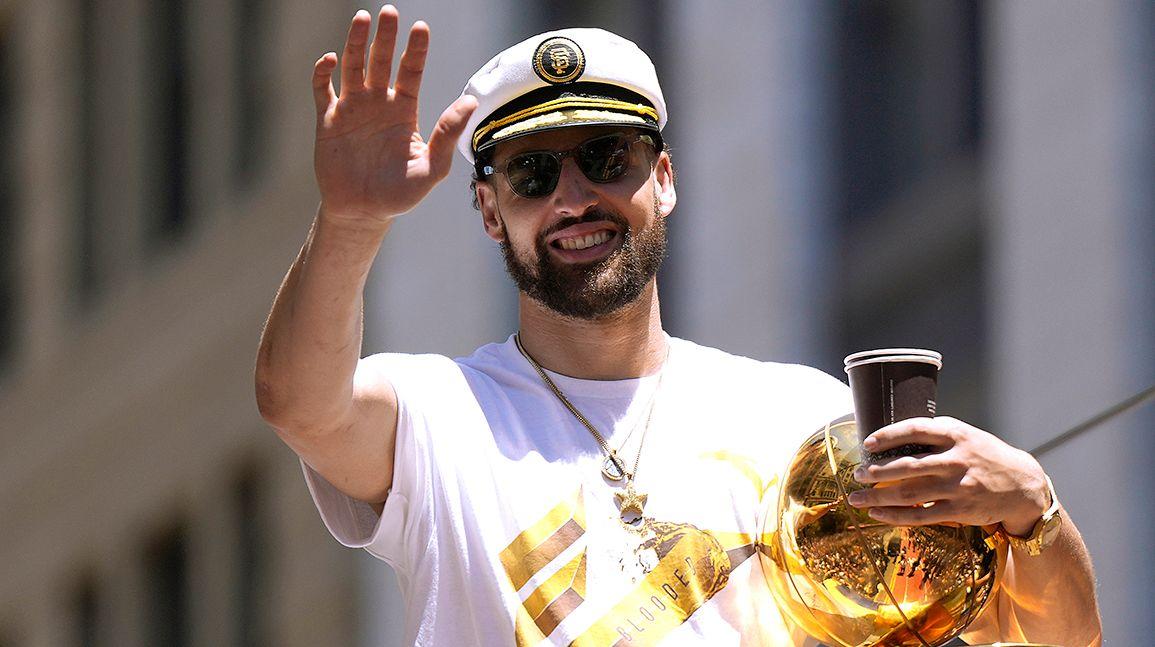 Warriors to hand out captain's hats in honor of Klay Thompson's return