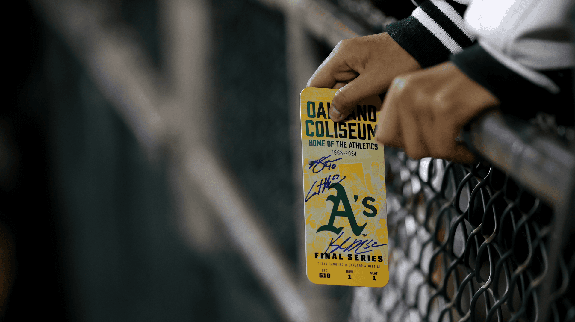 Oakland sends off Athletics with series sellout