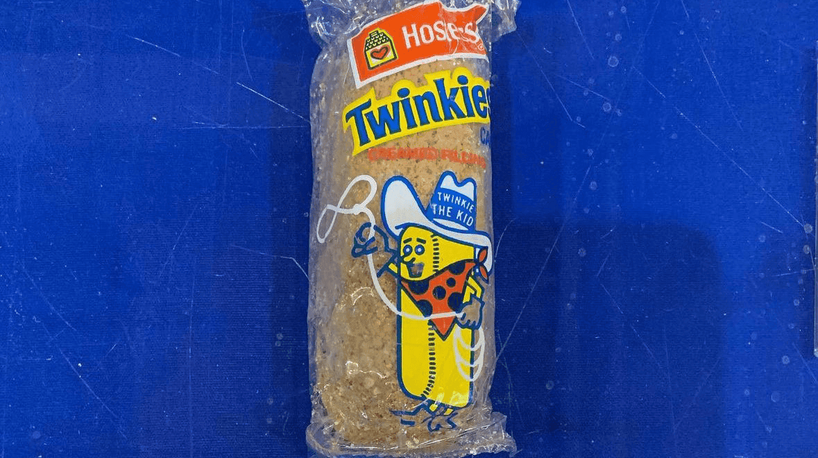 Sealed Twinkie highlights first day of The National