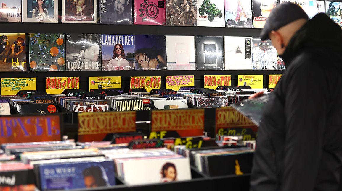 Cover Image for Vinyl record sales still surging, up 30 percent in eBay sales over last four years