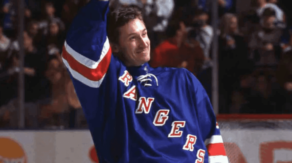 Jersey from Wayne Gretzky's final NHL game up for auction