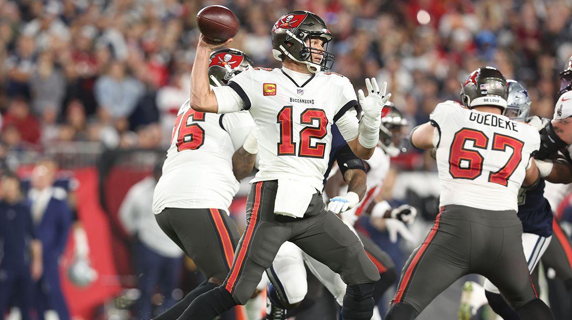 Cover Image for Tom Brady's pants from final NFL game sell for $89,100