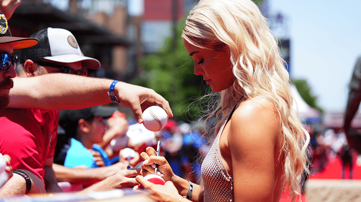 Livvy Dunne calls out aggressive autograph seekers following harassment at airports